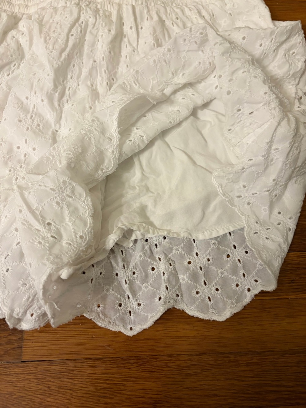 MABLE White Eyelet High Waist Shorts - Picture 3 of 6